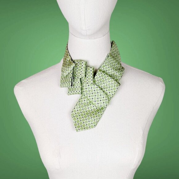 Women's Fern Green Skinny Ascot Tie -  Silk Scarf - Unique Cravat - Picture 1 of 8
